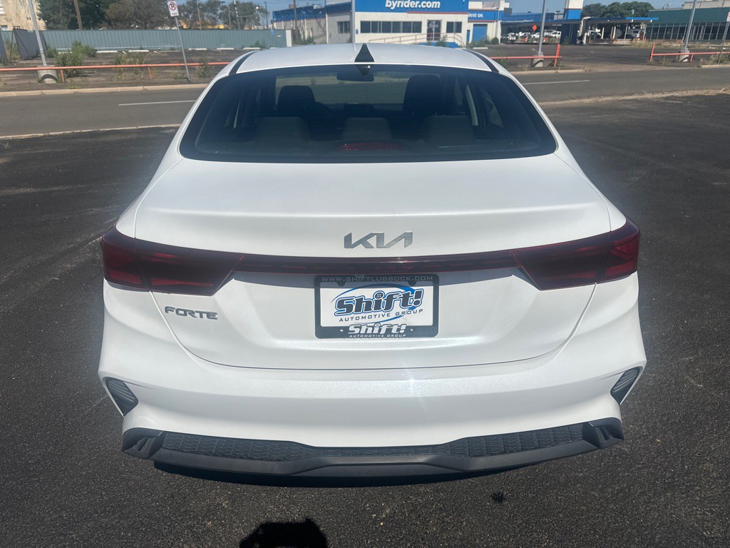 2023 Kia Forte Image 8