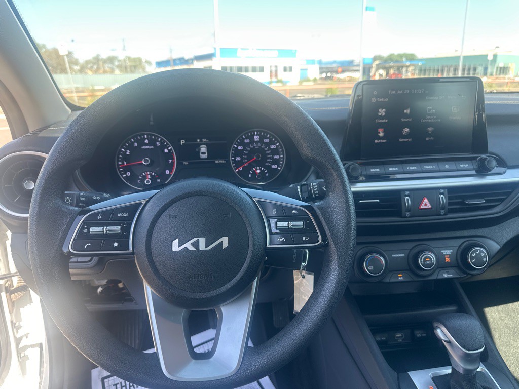 2023 Kia Forte Image 22