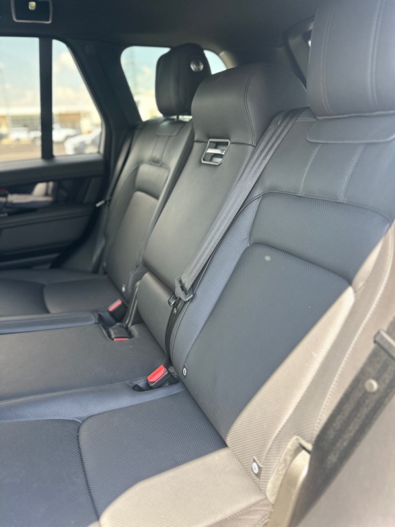 2018 Land Rover Range Rover Image 25