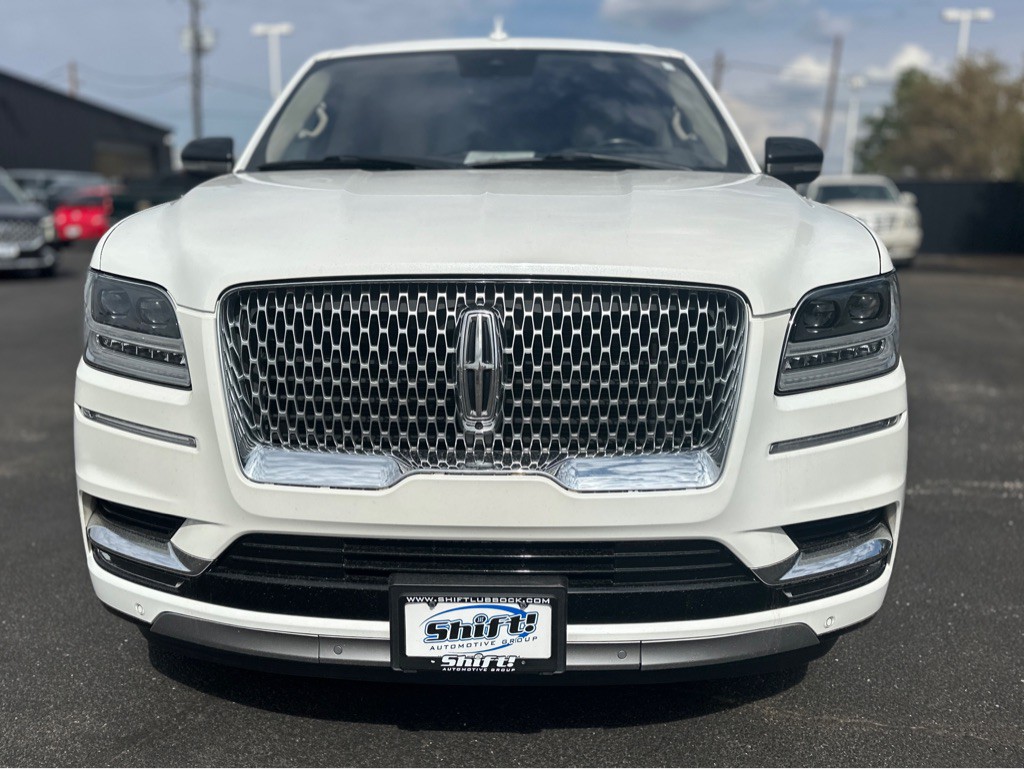 2020 Lincoln Navigator Image 2