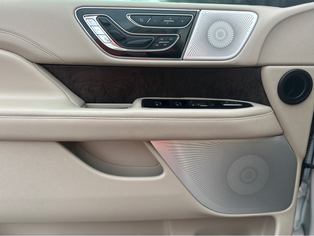 2020 Lincoln Navigator Image 15
