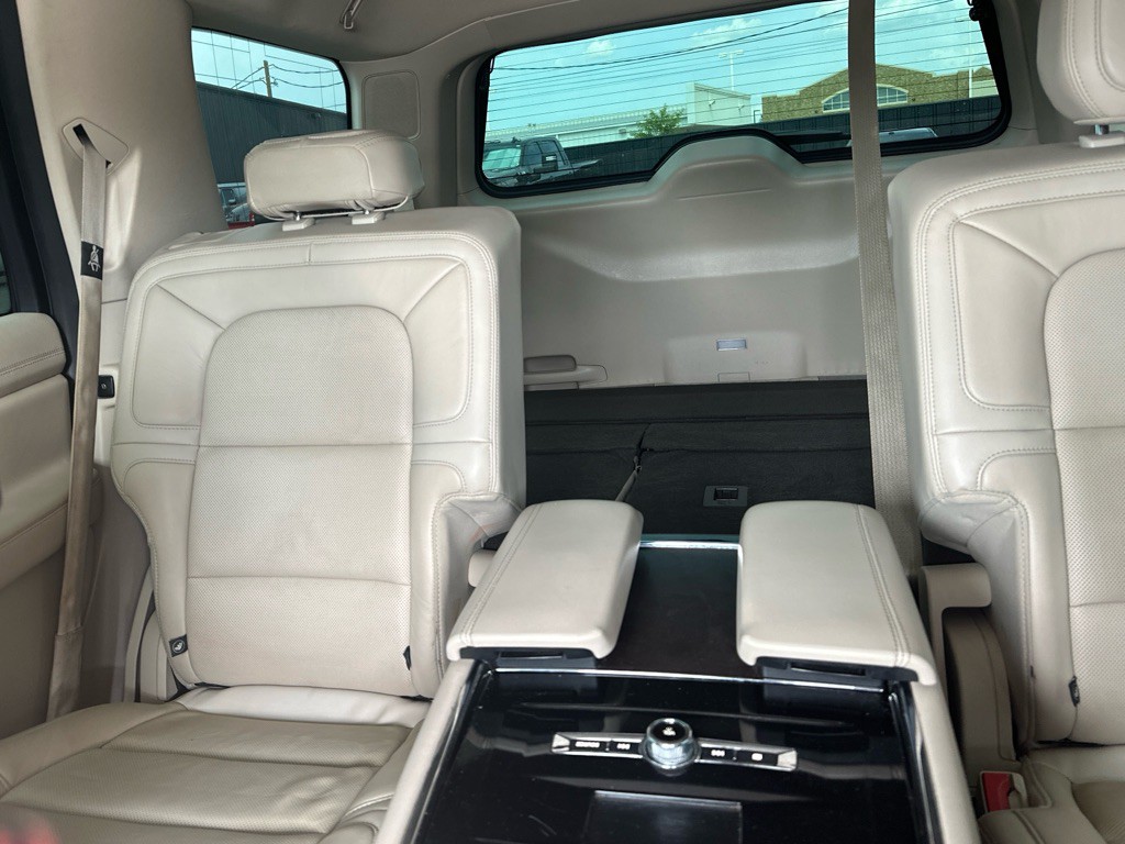2020 Lincoln Navigator Image 25
