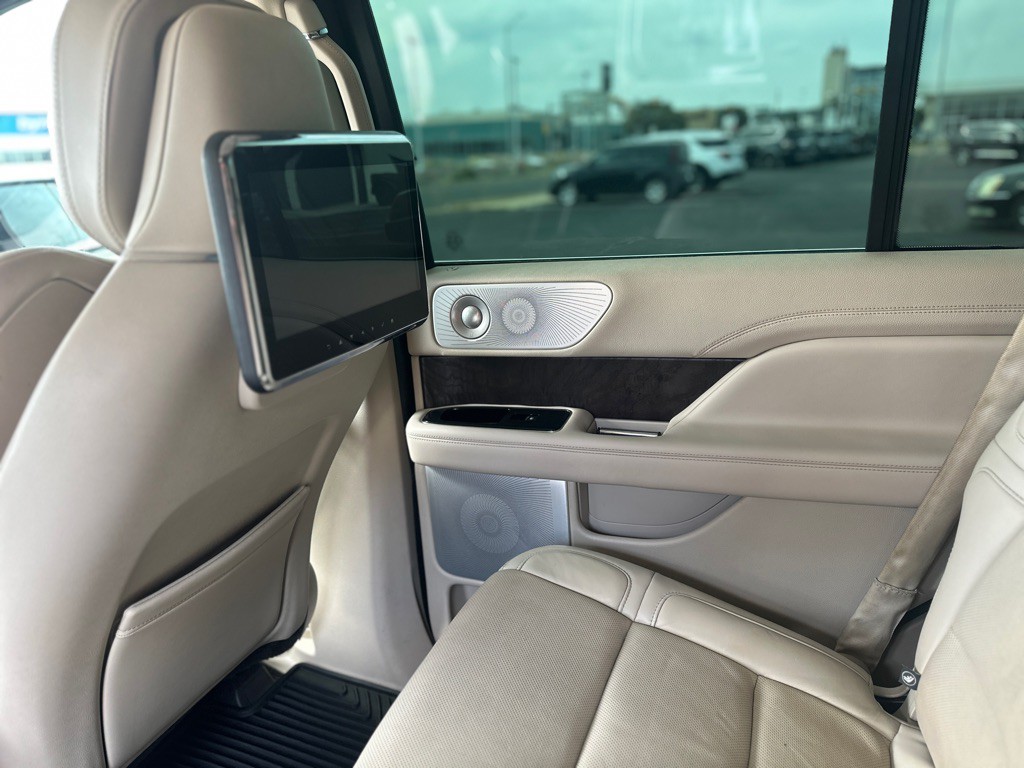 2020 Lincoln Navigator Image 30