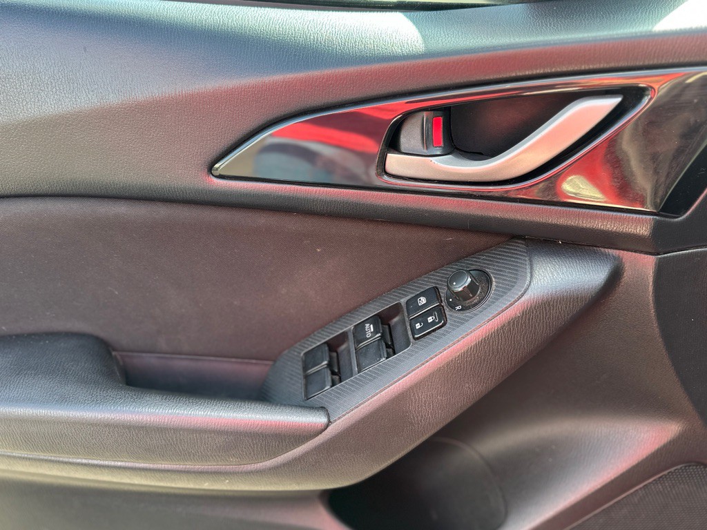 2015 Mazda Mazda3 Image 14