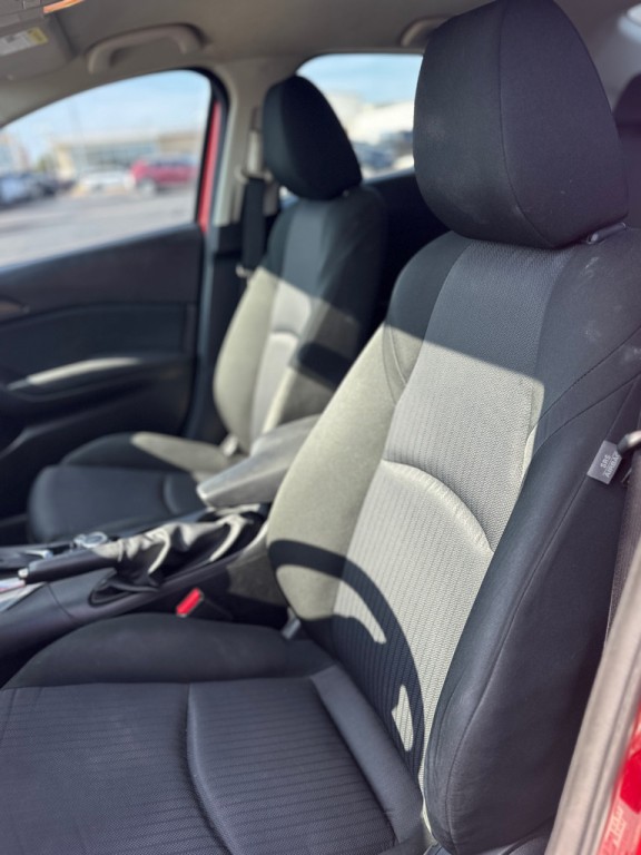 2015 Mazda Mazda3 Image 16