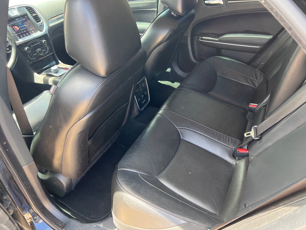 2021 Chrysler 300 Image 13