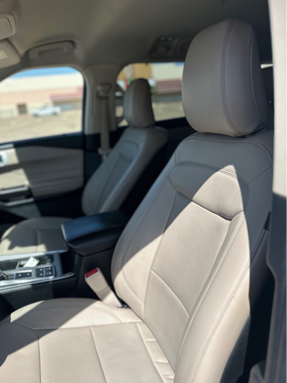 2020 Ford Explorer Image 17
