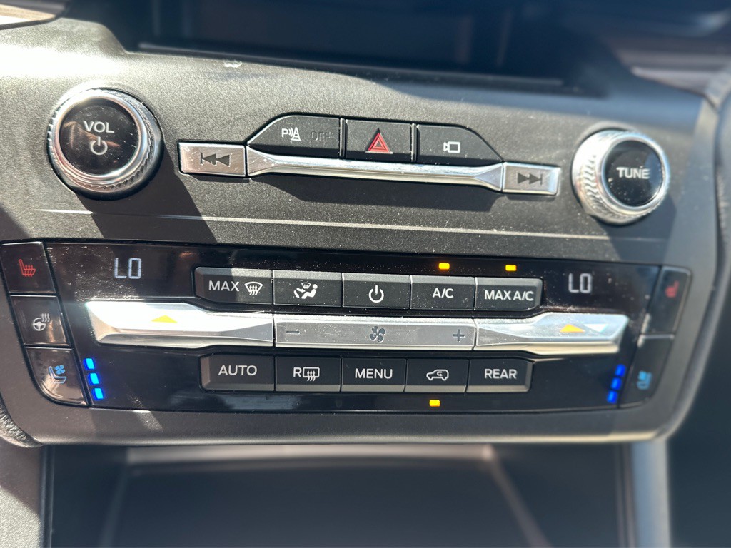 2020 Ford Explorer Image 21
