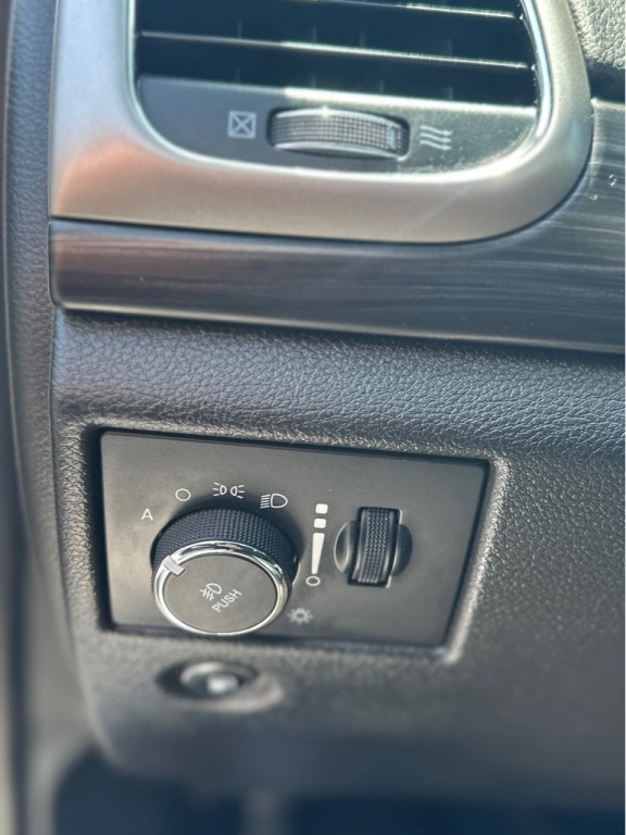 2022 Jeep Grand Cherokee Image 16