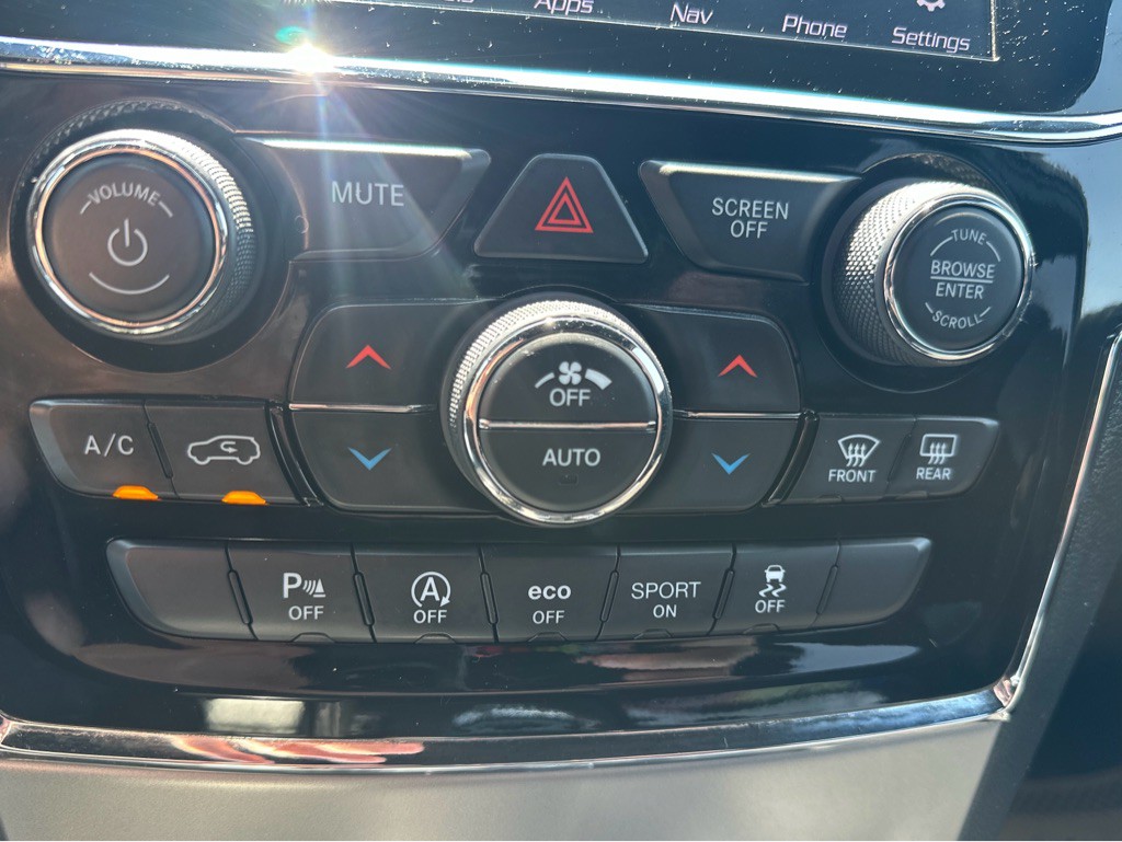 2022 Jeep Grand Cherokee Image 21