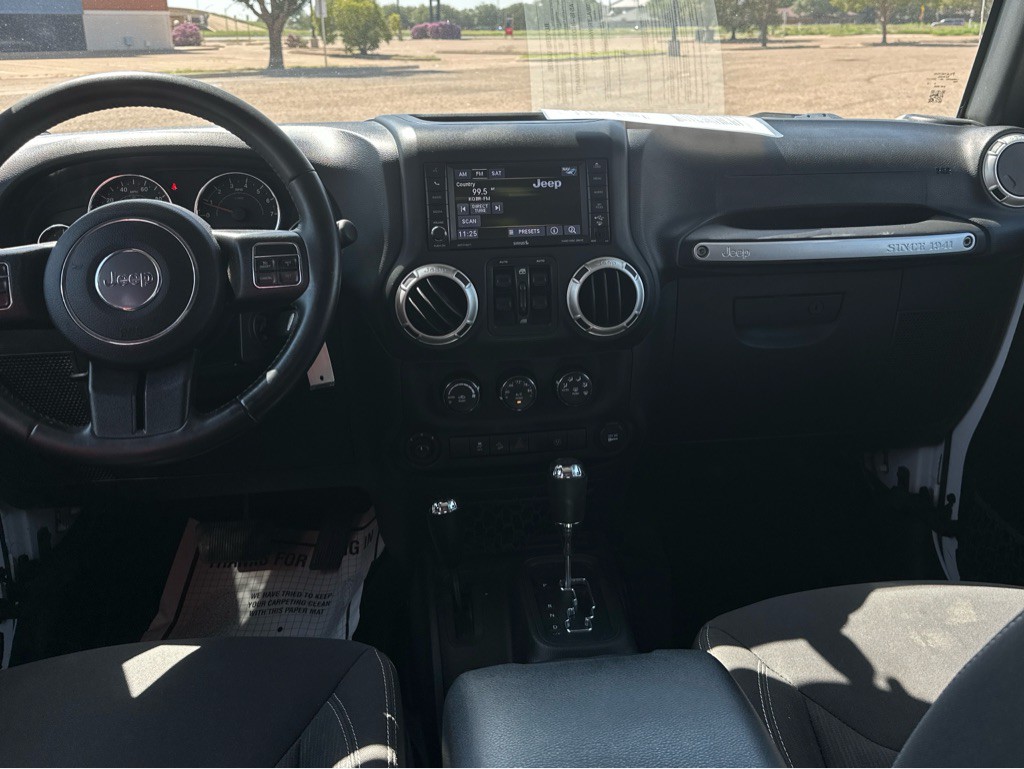 2017 Jeep Wrangler Unlimited Image 25