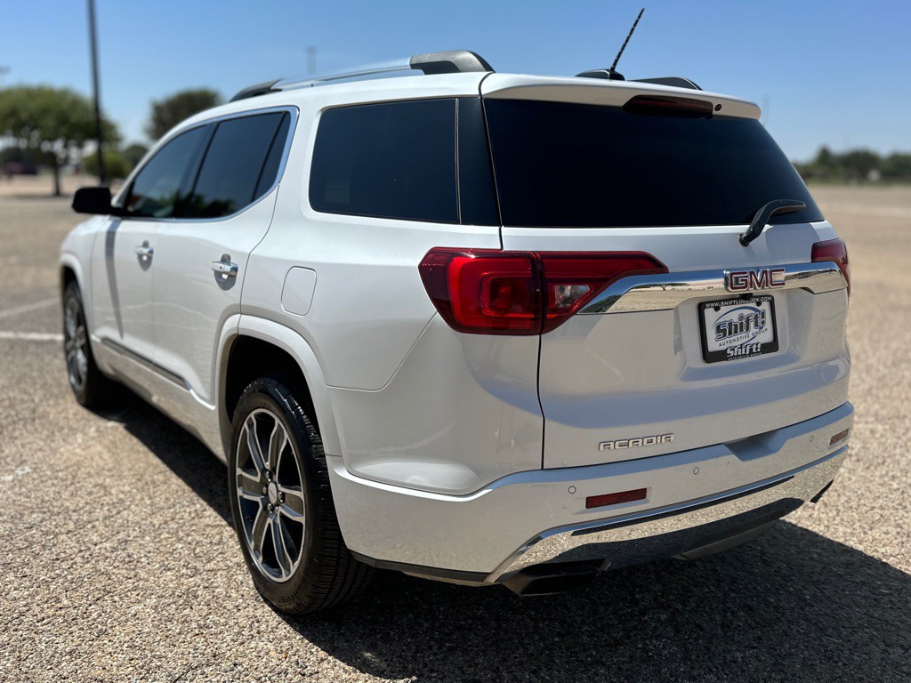 2018 GMC Acadia Image 9