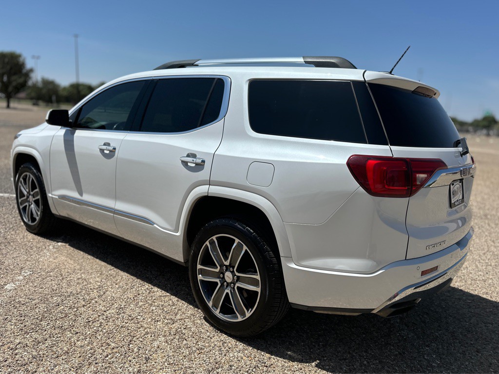 2018 GMC Acadia Image 10