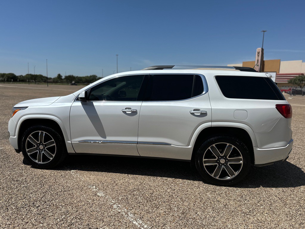 2018 GMC Acadia Image 11