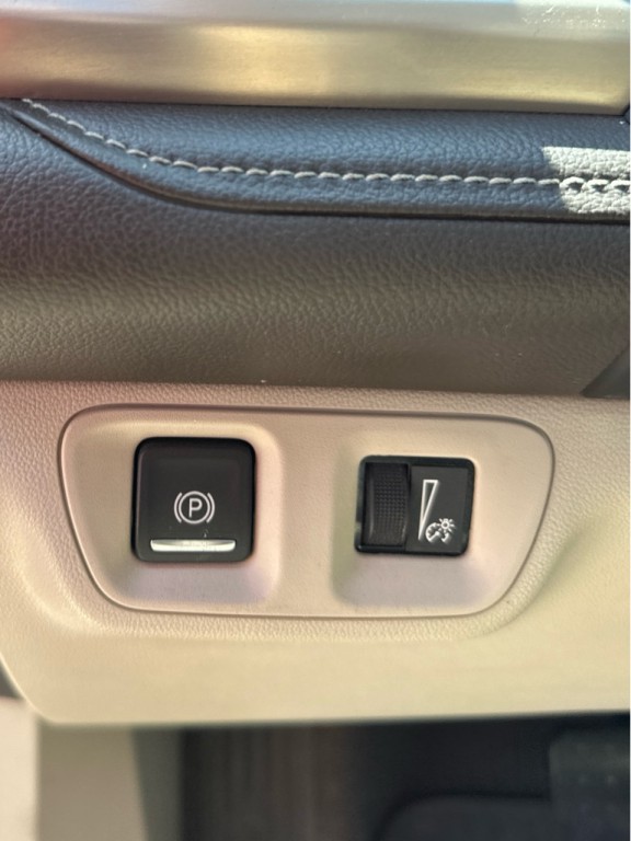 2018 GMC Acadia Image 16