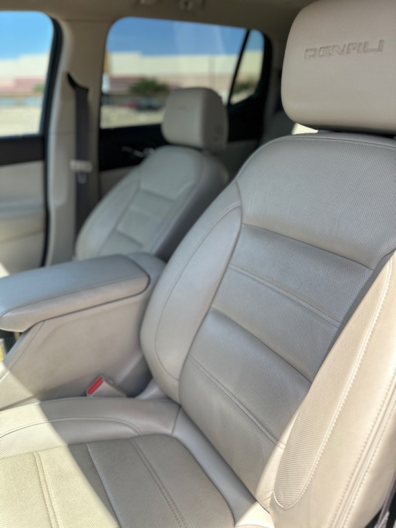 2018 GMC Acadia Image 18