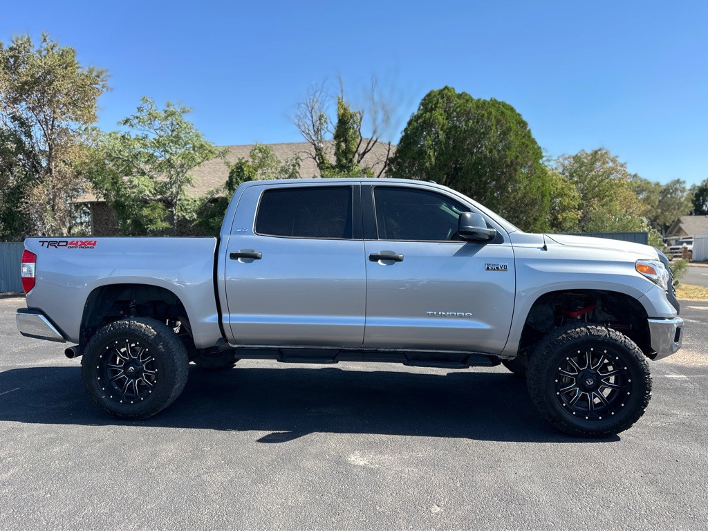 2017 Toyota Tundra Image 5