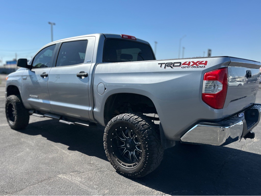 2017 Toyota Tundra Image 12
