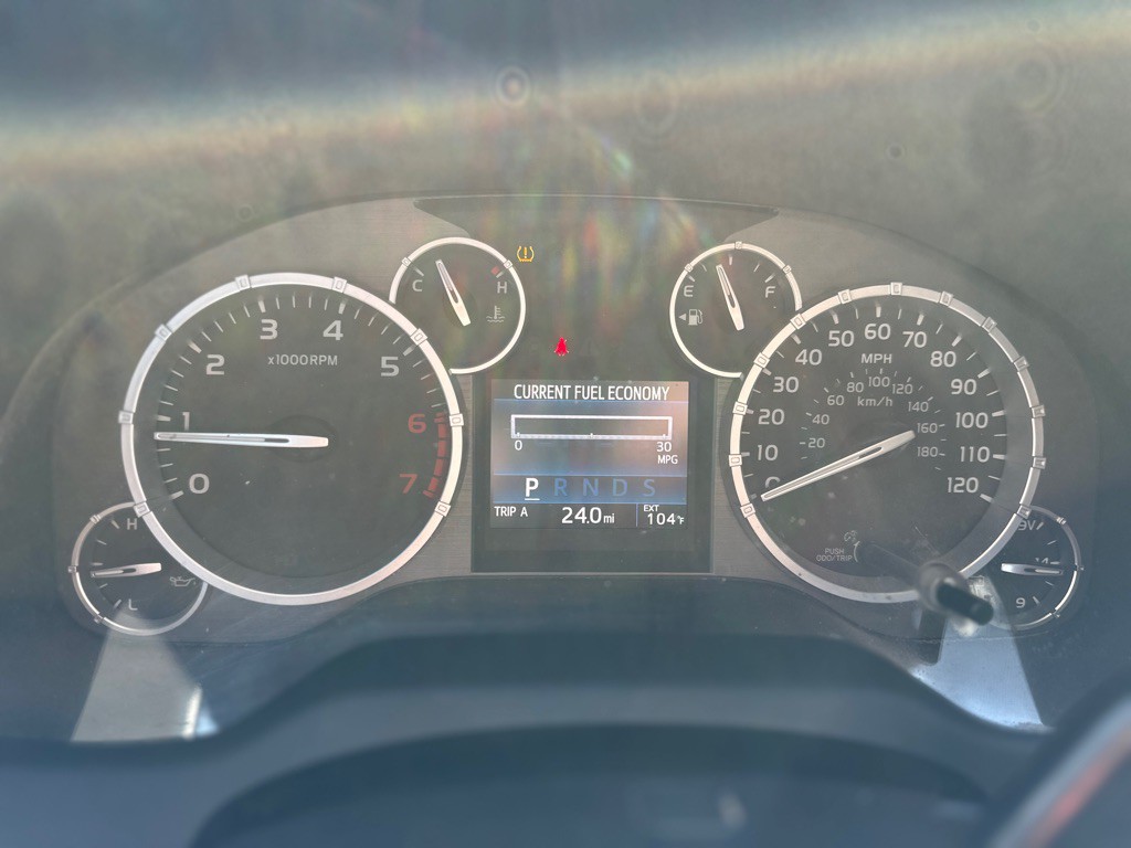 2017 Toyota Tundra Image 24