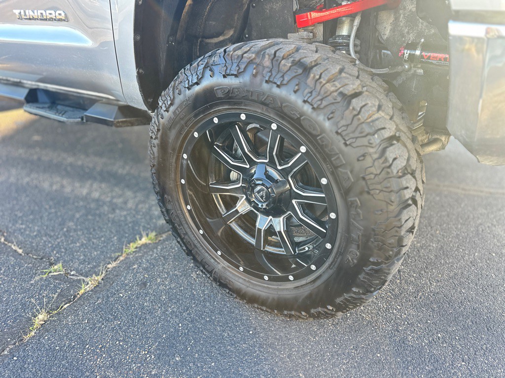 2017 Toyota Tundra Image 5