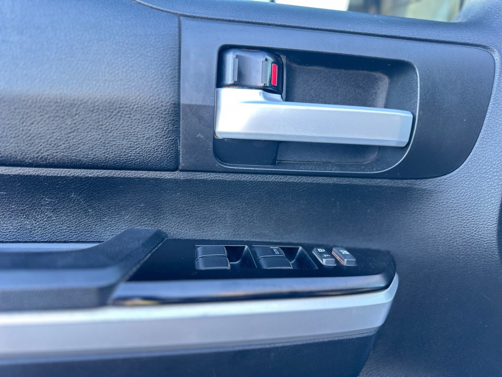 2017 Toyota Tundra Image 24