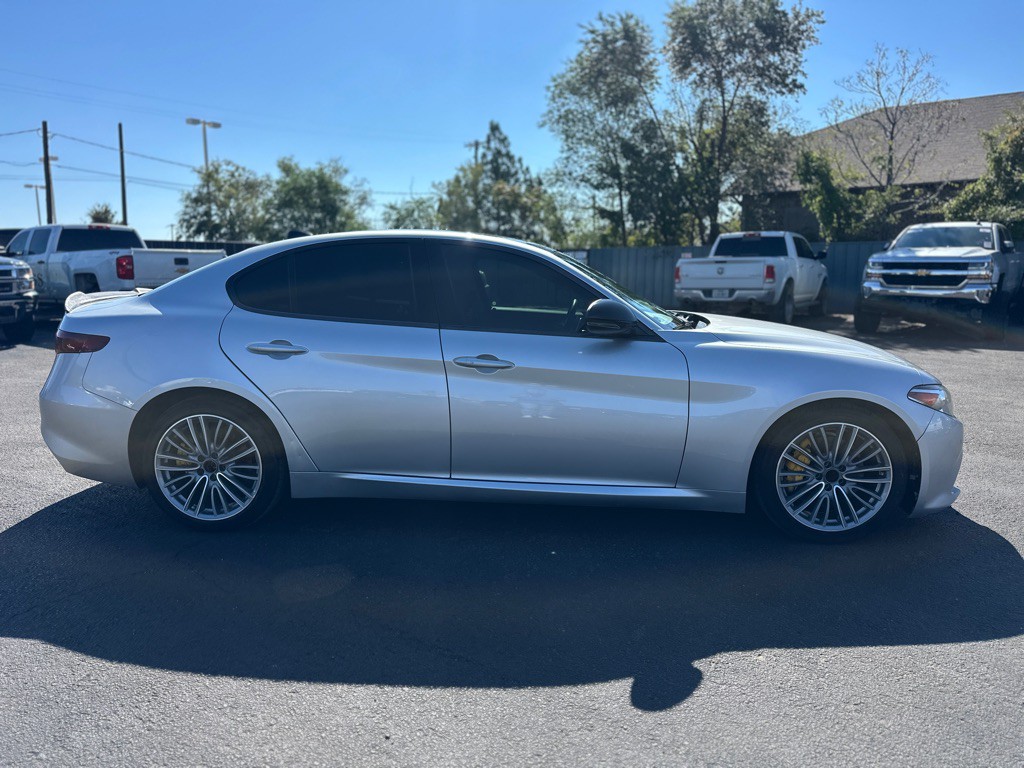 2018 Alfa Romeo Giulia Image 5