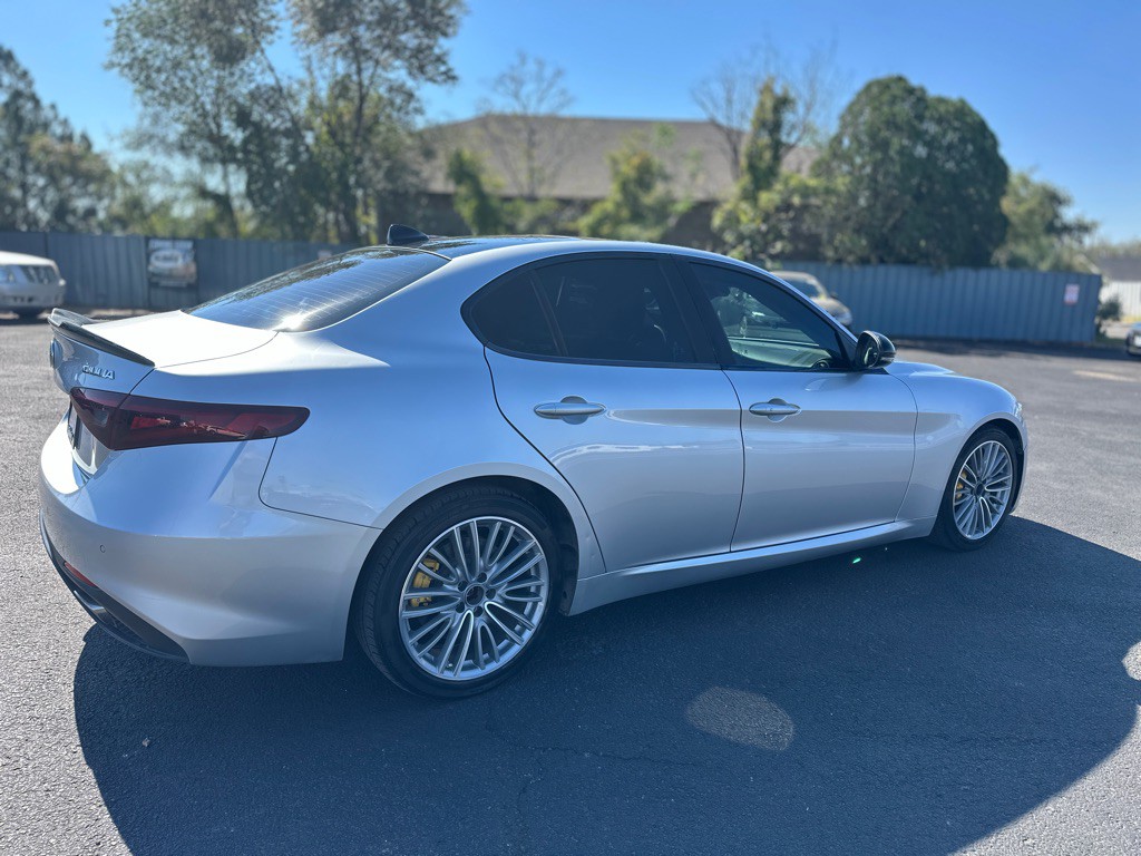 2018 Alfa Romeo Giulia Image 6