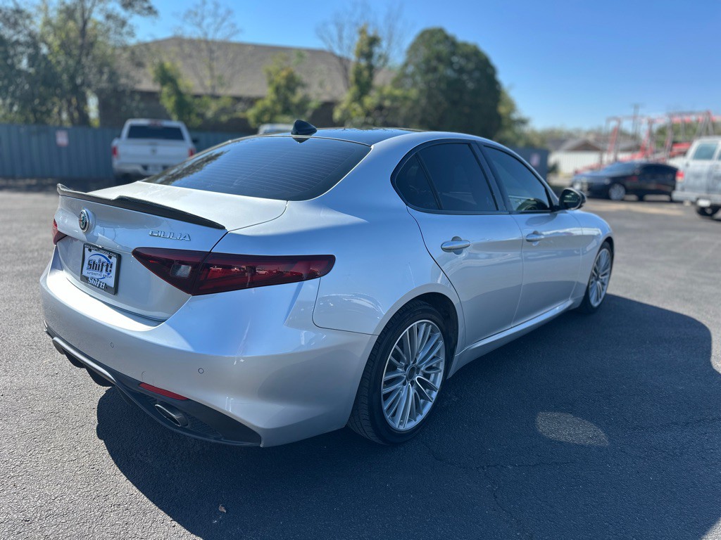 2018 Alfa Romeo Giulia Image 7