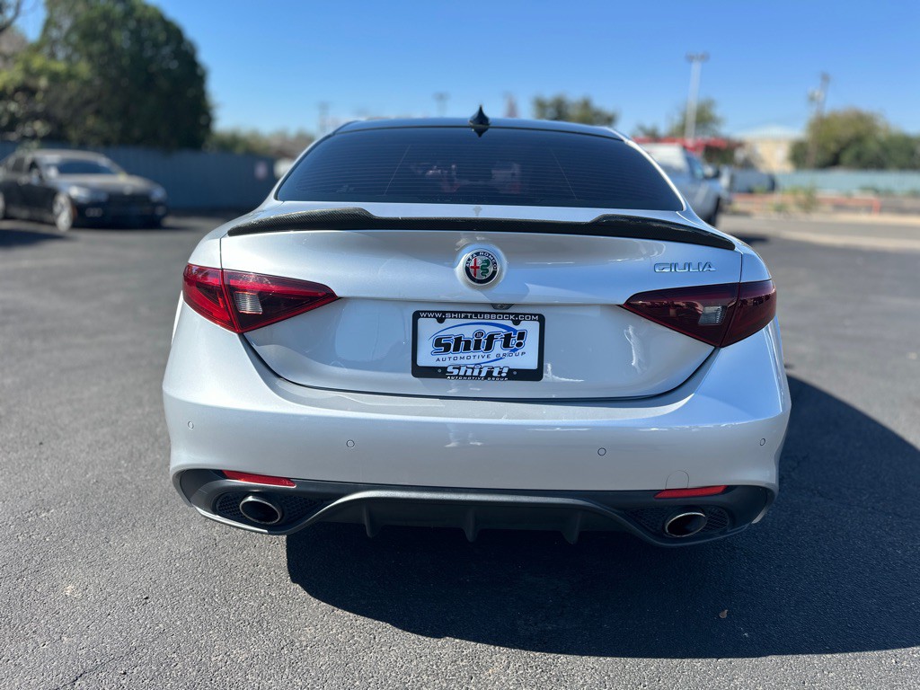 2018 Alfa Romeo Giulia Image 8