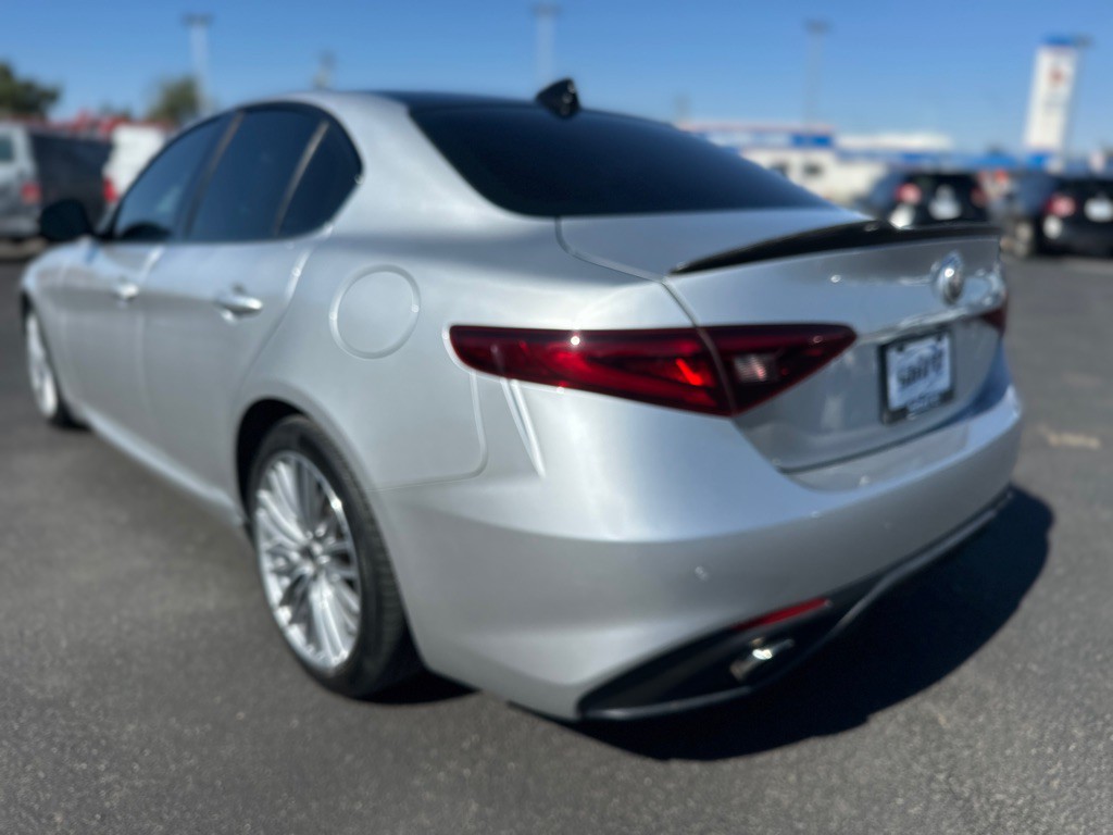 2018 Alfa Romeo Giulia Image 9