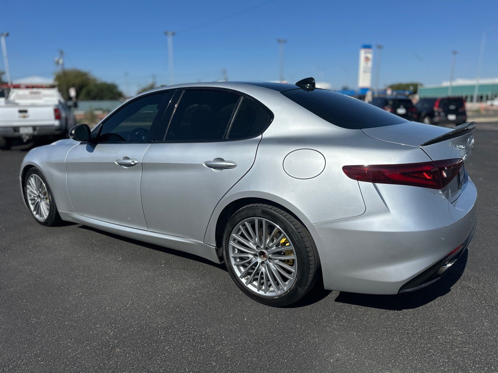 2018 Alfa Romeo Giulia Image 10