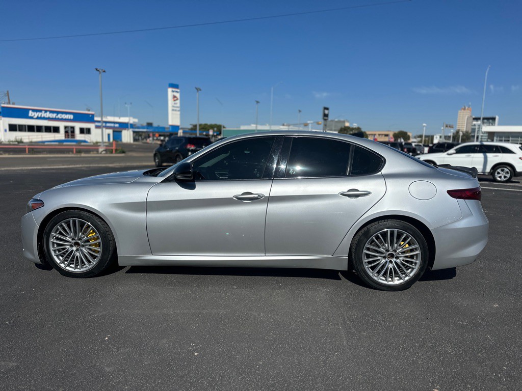 2018 Alfa Romeo Giulia Image 11