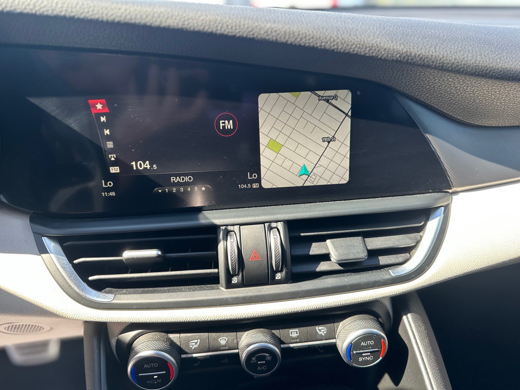 2018 Alfa Romeo Giulia Image 20