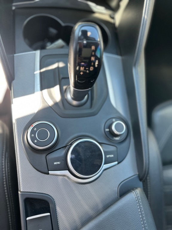 2018 Alfa Romeo Giulia Image 22