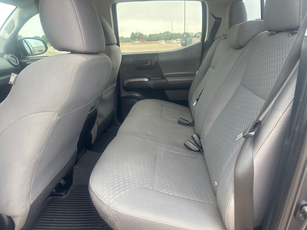 2021 Toyota Tacoma Image 16