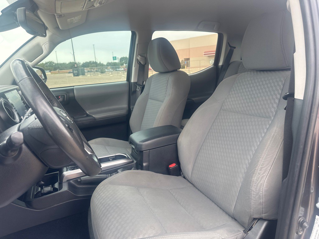 2021 Toyota Tacoma Image 18