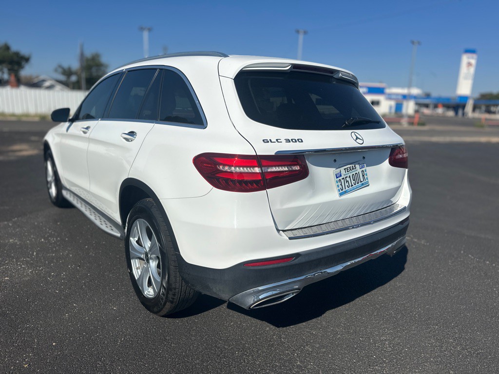 2018 Mercedes-Benz GLC-Class Image 9