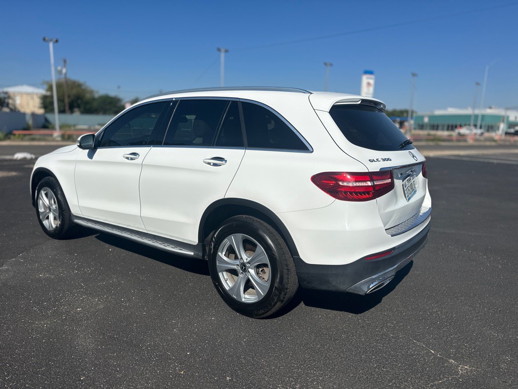 2018 Mercedes-Benz GLC-Class Image 10