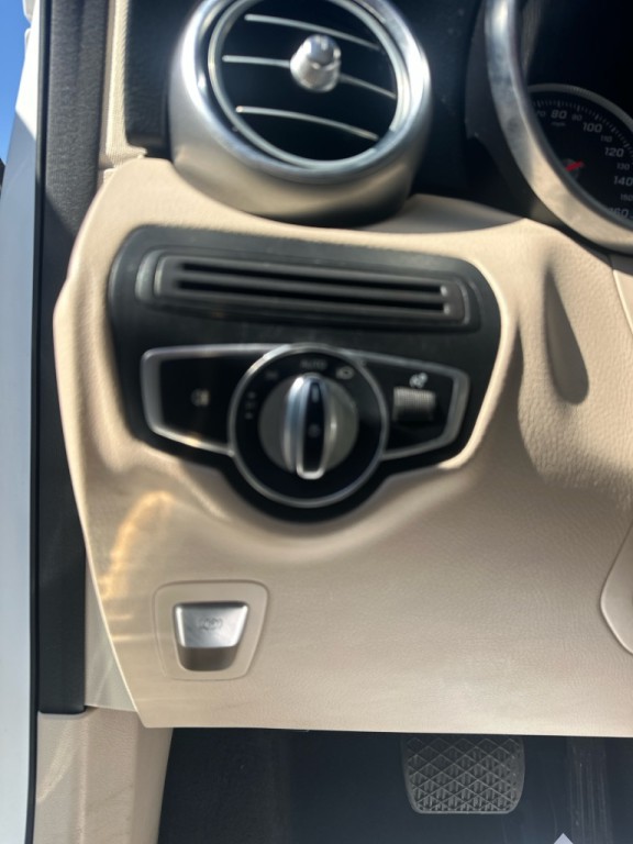 2018 Mercedes-Benz GLC-Class Image 17