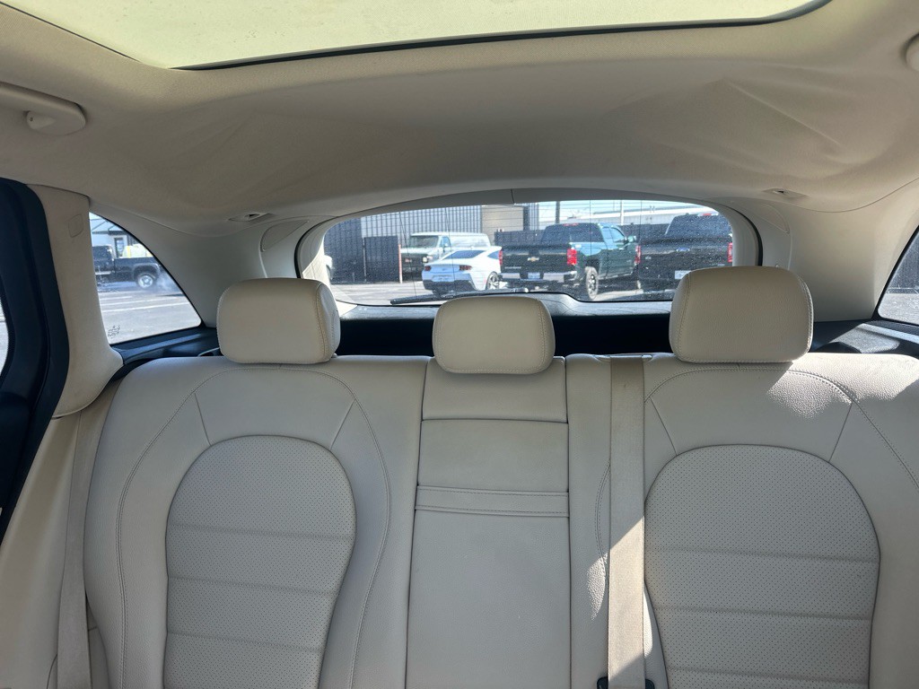2018 Mercedes-Benz GLC-Class Image 25