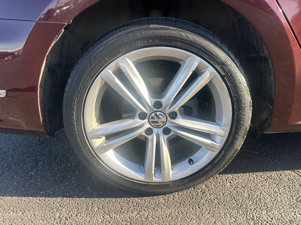 2013 Volkswagen Passat Image 10