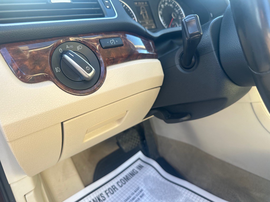 2013 Volkswagen Passat Image 20