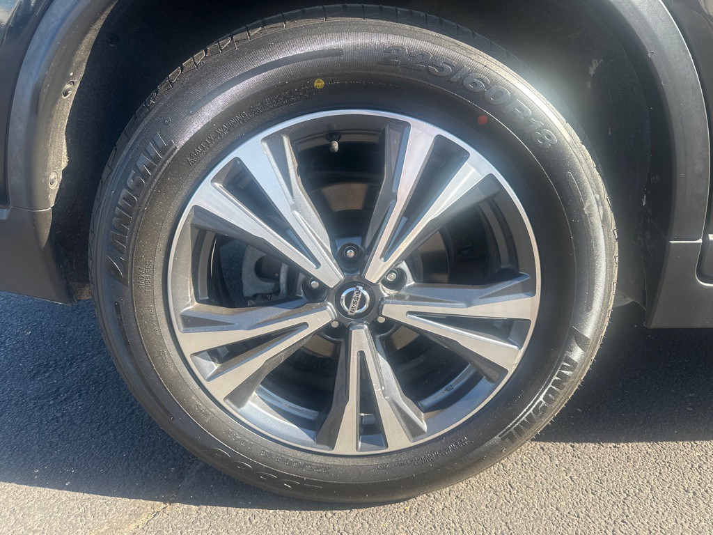2020 Nissan Rogue Image 11