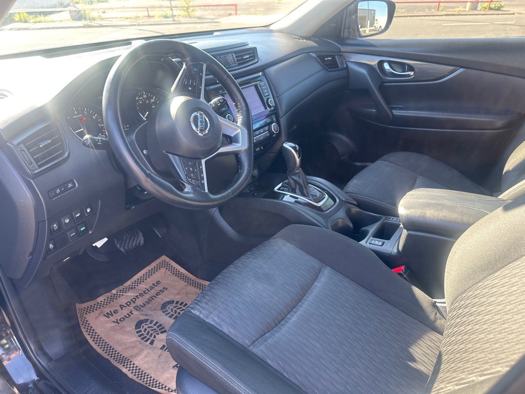 2020 Nissan Rogue Image 21
