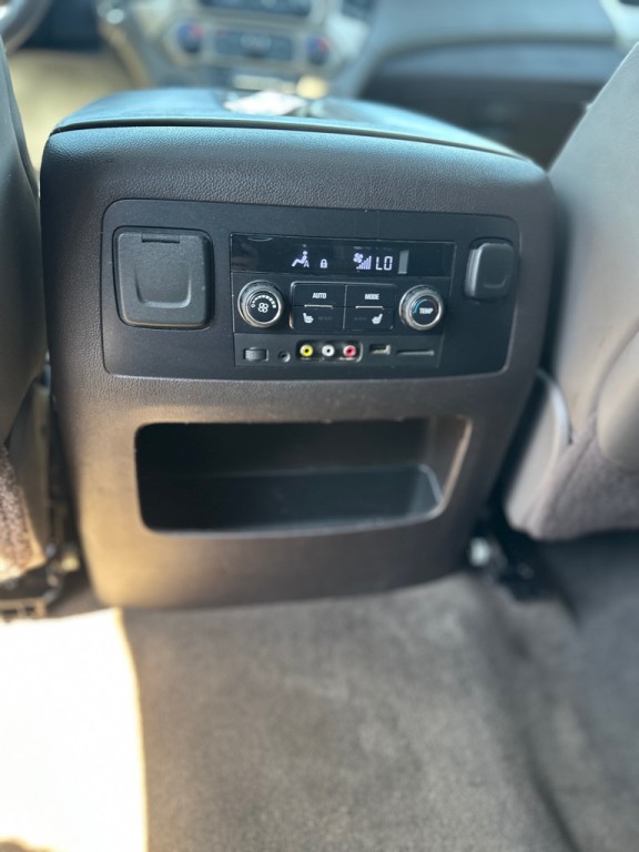 2016 GMC Yukon Image 32