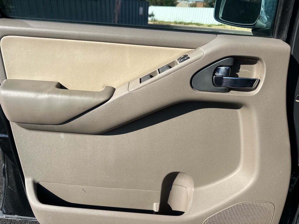 2012 Nissan Frontier Image 15