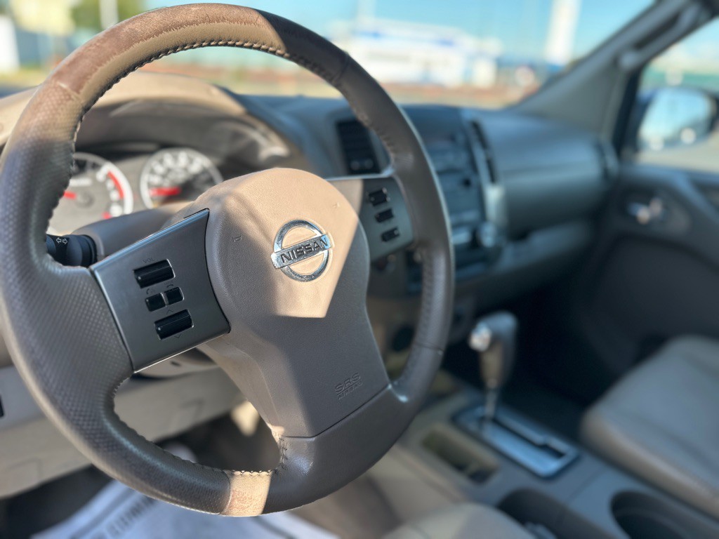 2012 Nissan Frontier Image 17