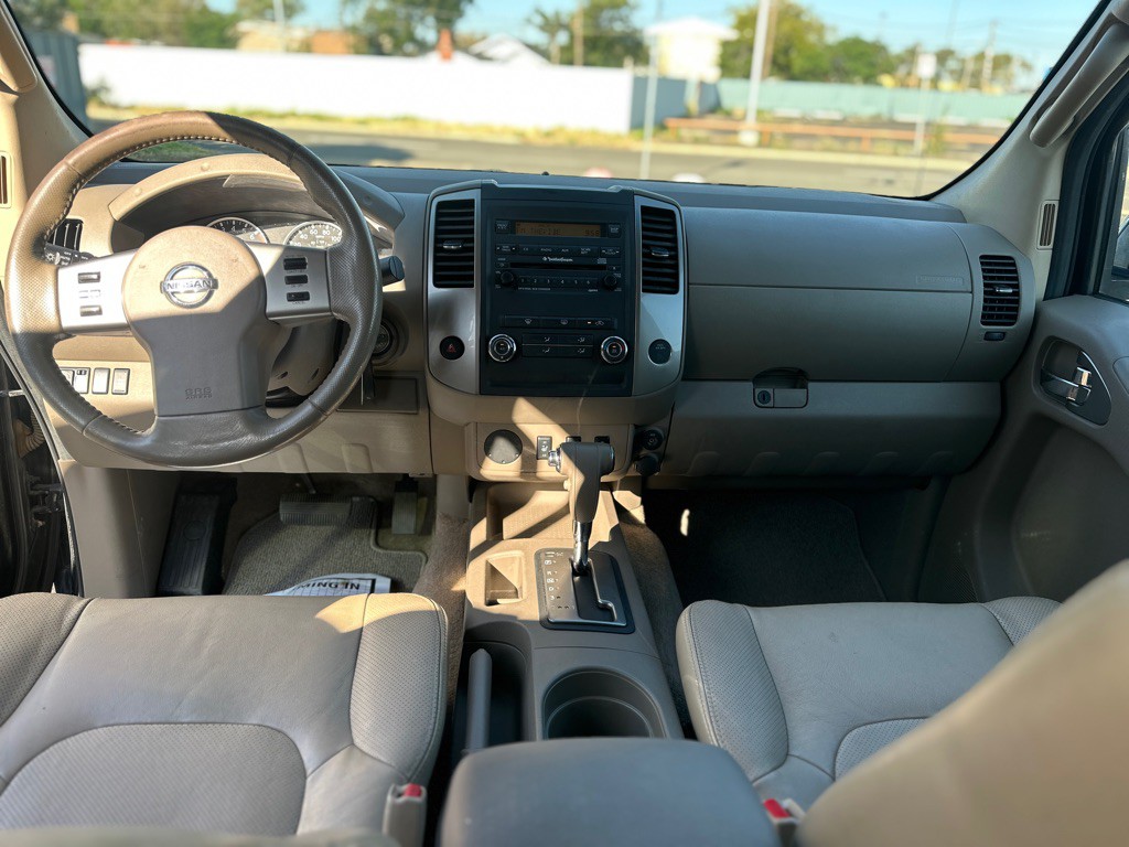 2012 Nissan Frontier Image 23