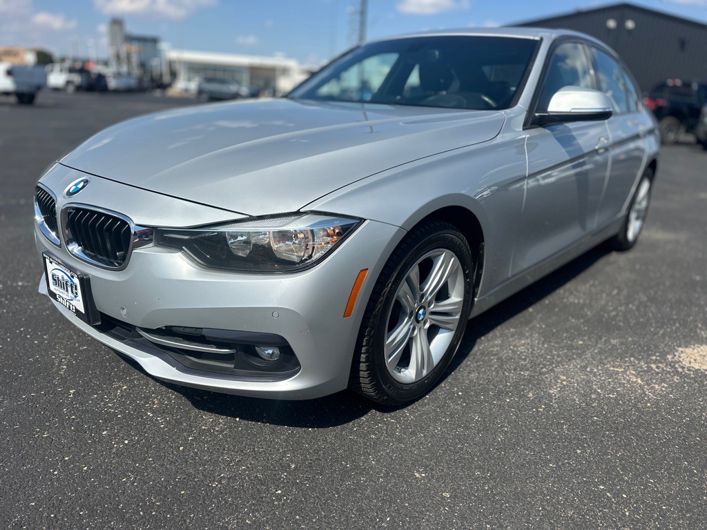 2016 BMW 3 Series Image 2