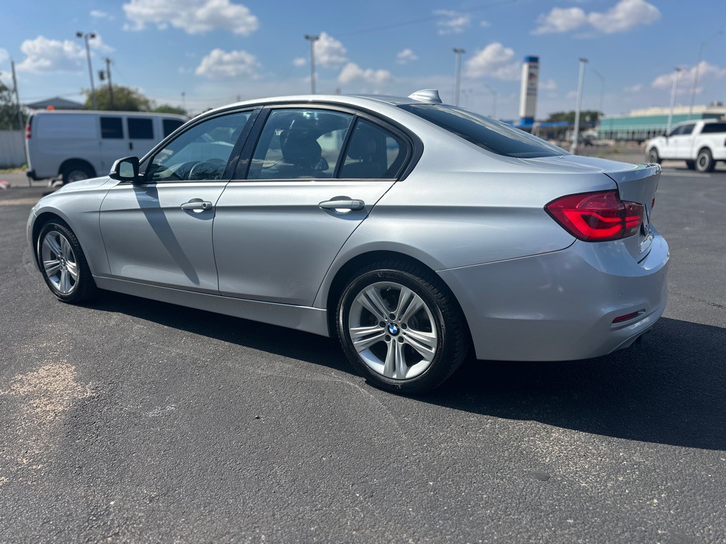 2016 BMW 3 Series Image 10